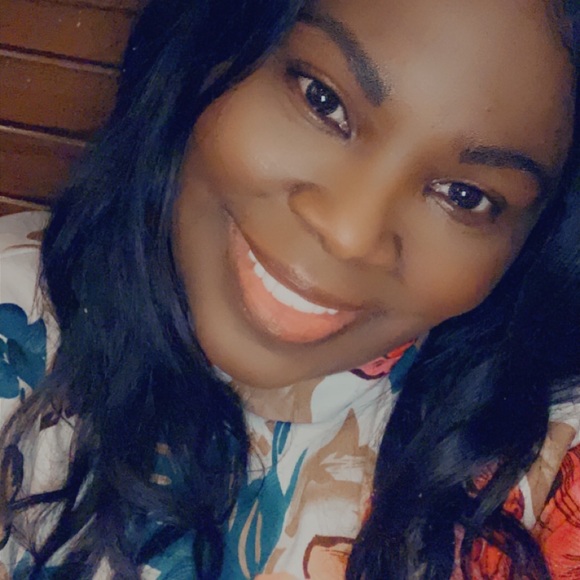 Meet your Posher, Belinda - Picture 2 of 4